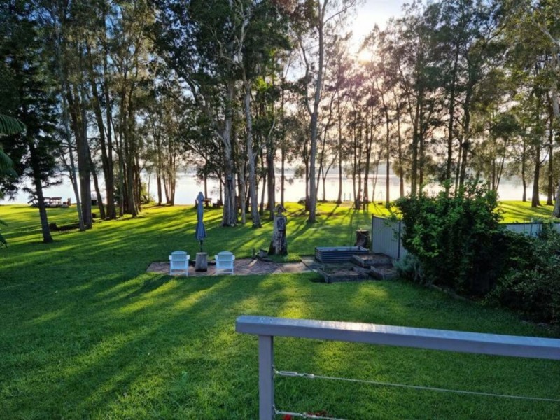 21 Lakeshore Avenue, Kingfisher Shores NSW 2259