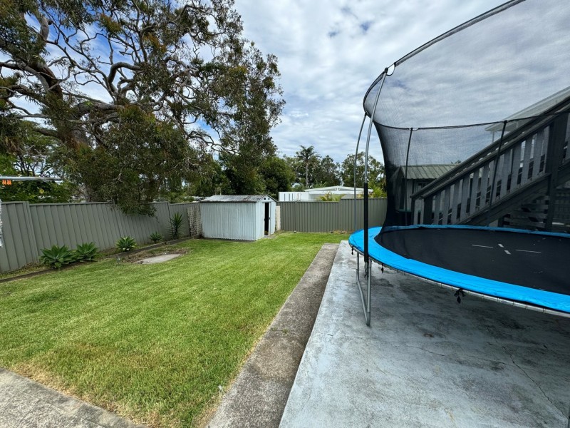 15 Boronia Avenue, Lake Munmorah NSW 2259