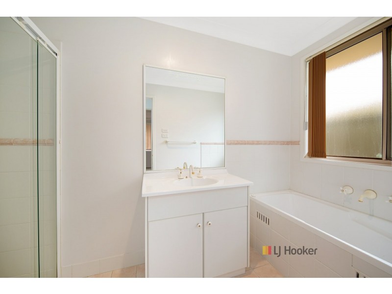 10 Duntroon Close, Hamlyn Terrace NSW 2259