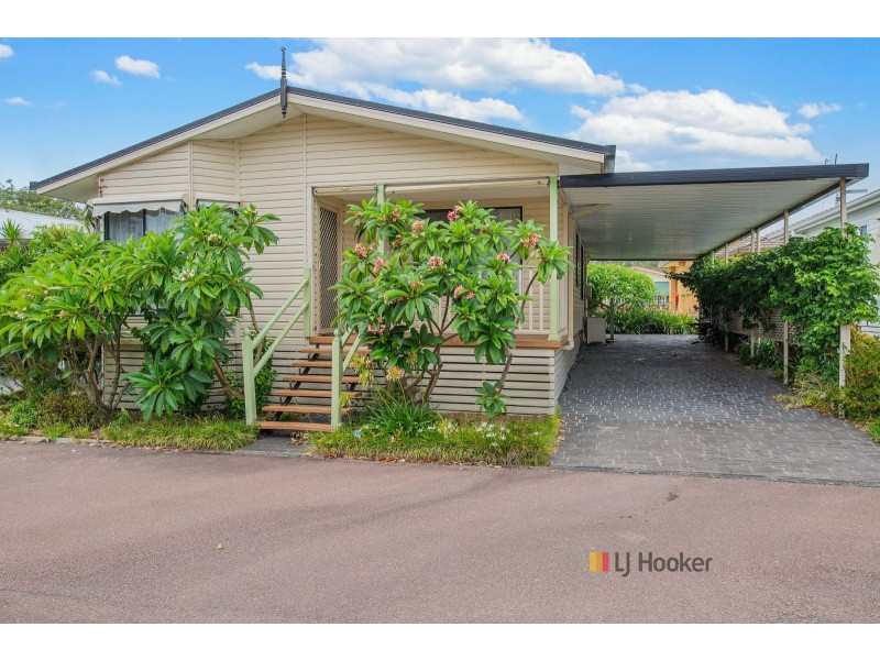 33/2 Mulloway Road, Chain Valley Bay NSW 2259