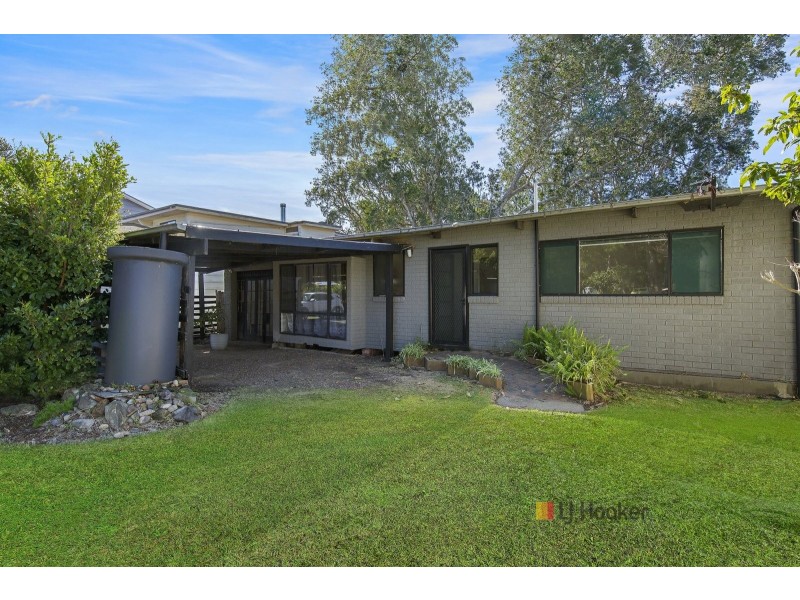 11 Natuna Avenue, Budgewoi NSW 2262