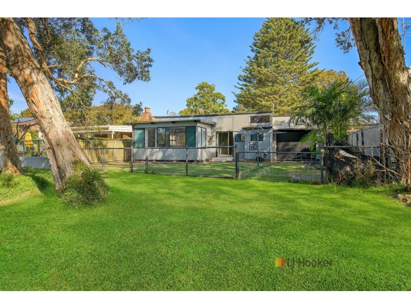 11 Natuna Avenue, Budgewoi NSW 2262