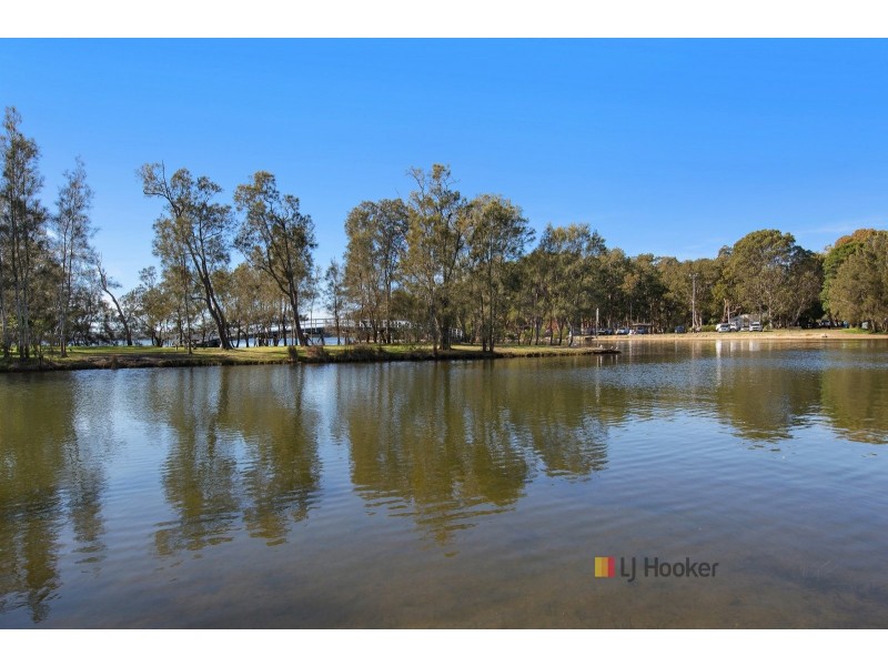 11 Natuna Avenue, Budgewoi NSW 2262