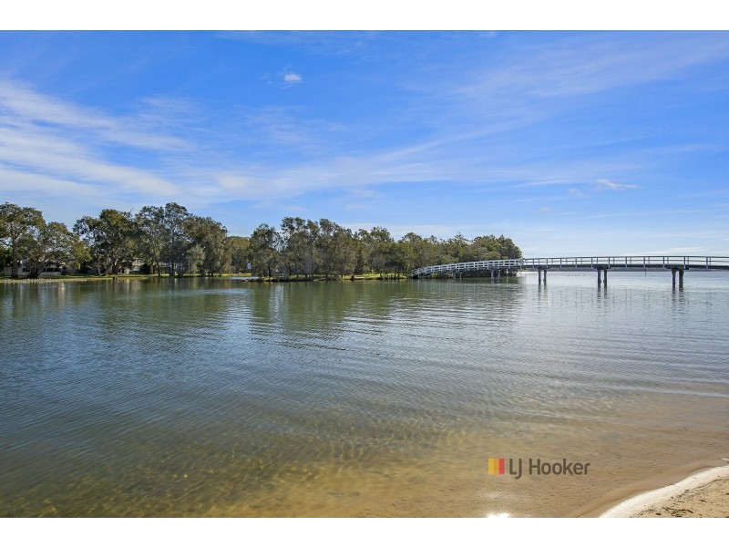 11 Natuna Avenue, Budgewoi NSW 2262