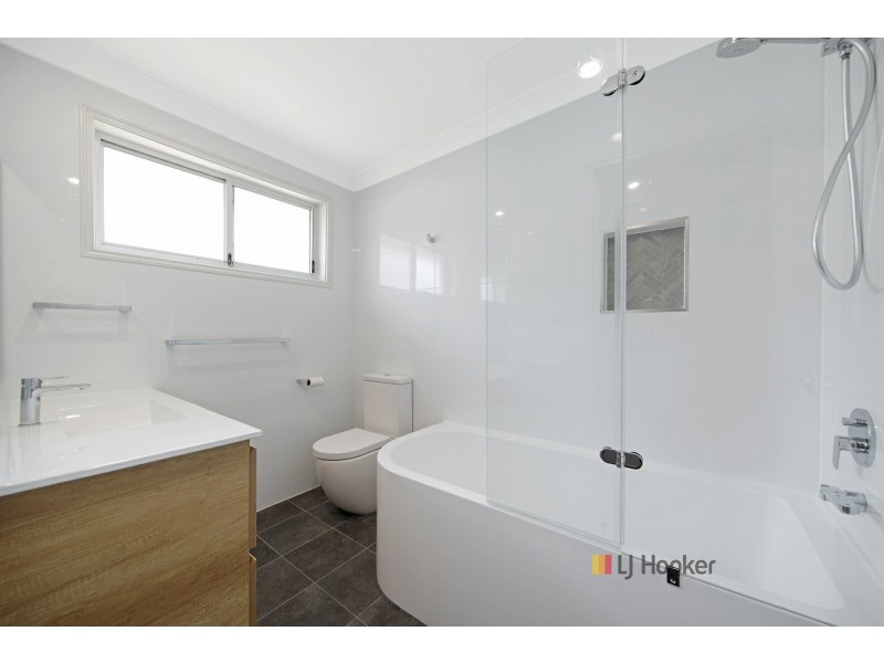 11 Fourth Avenue, Toukley NSW 2263