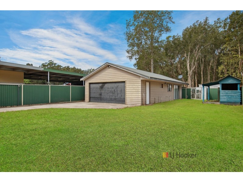 23 Warner Avenue, Tuggerawong NSW 2259