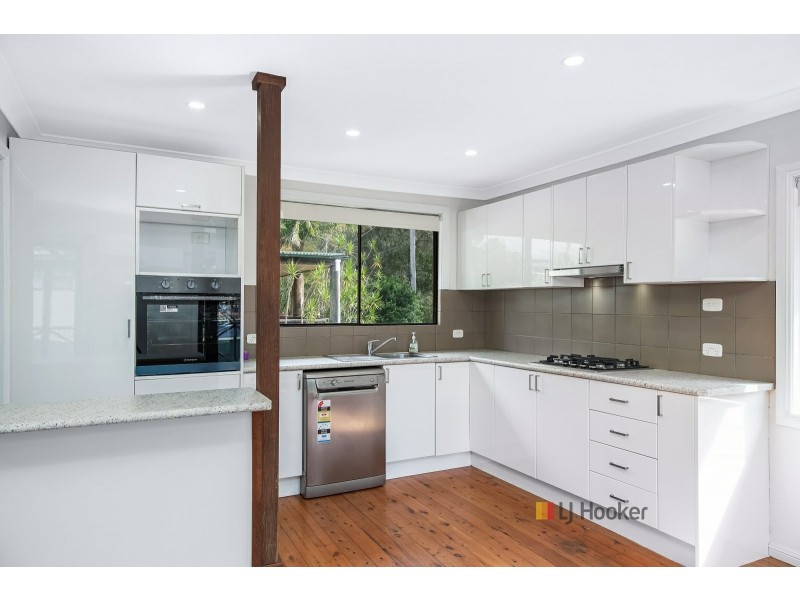 23 Warner Avenue, Tuggerawong NSW 2259
