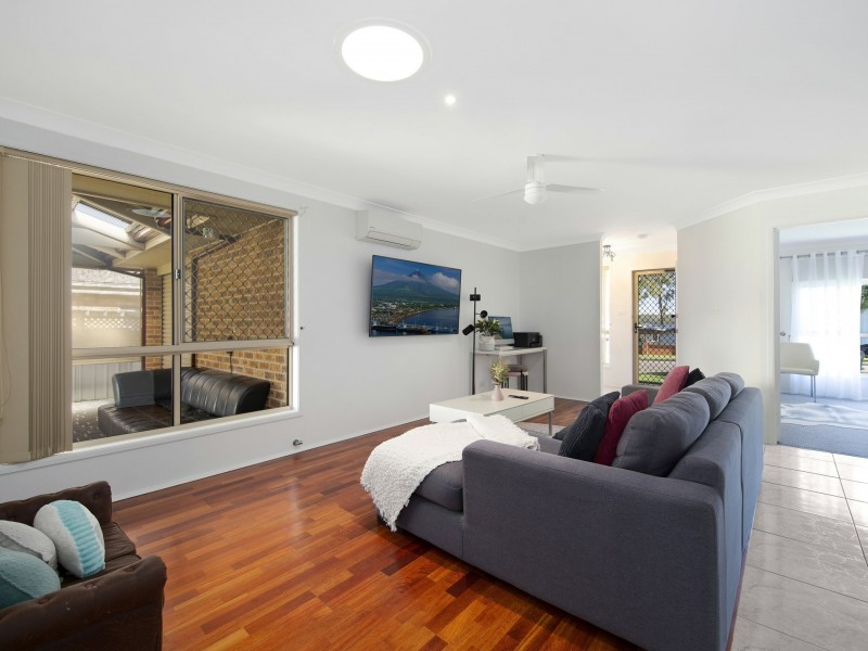 17 Sunset Parade, Chain Valley Bay NSW 2259