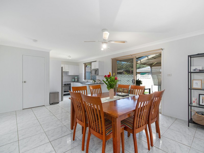 17 Sunset Parade, Chain Valley Bay NSW 2259