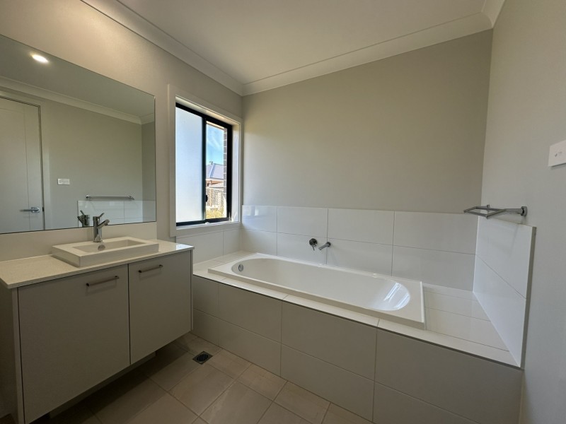 9 McEnery Close, Hamlyn Terrace NSW 2259