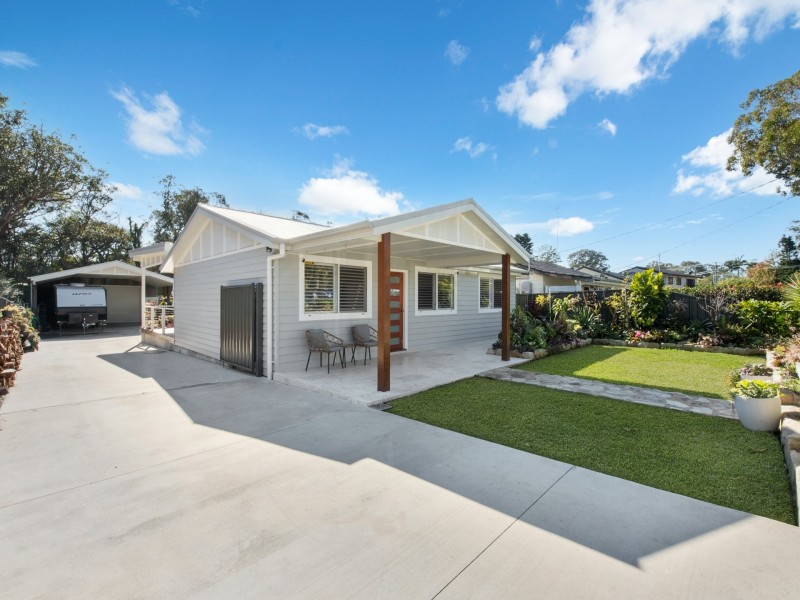 84 Cadonia Road, Tuggerawong NSW 2259