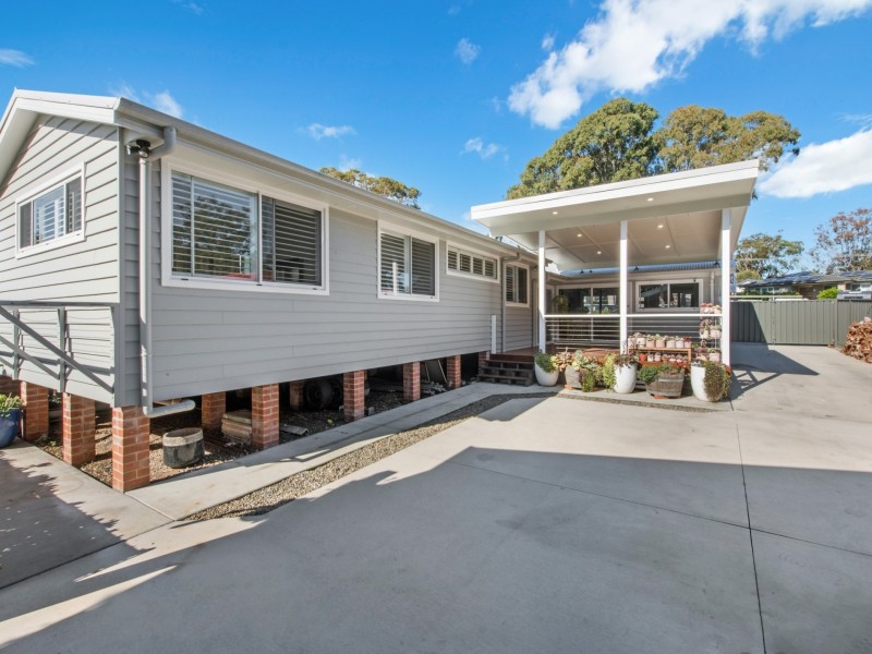 84 Cadonia Road, Tuggerawong NSW 2259