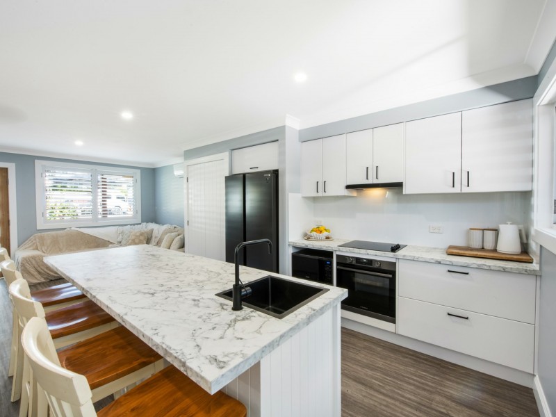 84 Cadonia Road, Tuggerawong NSW 2259