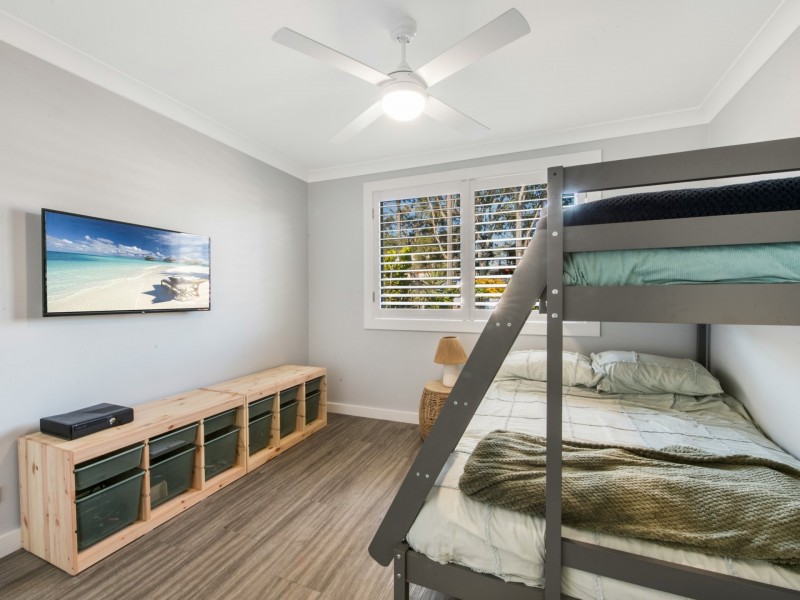 84 Cadonia Road, Tuggerawong NSW 2259