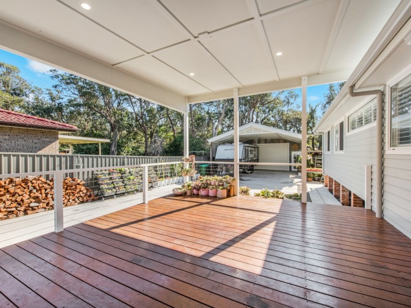 84 Cadonia Road, Tuggerawong NSW 2259