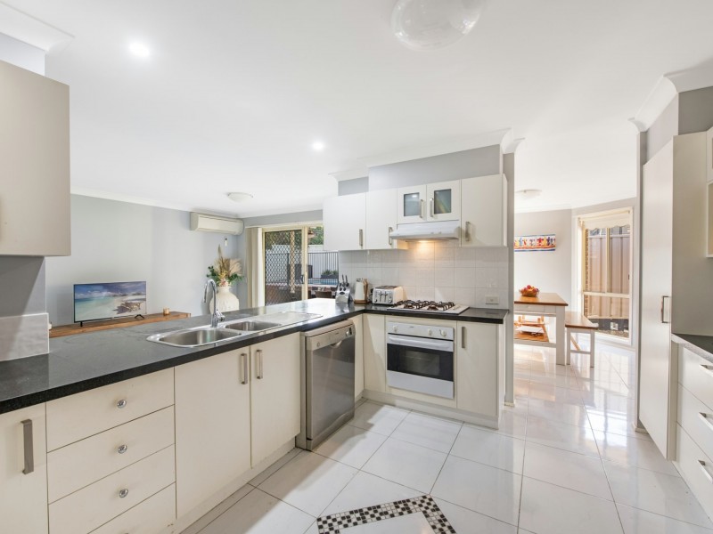 2 Flame Tree Close, Hamlyn Terrace NSW 2259