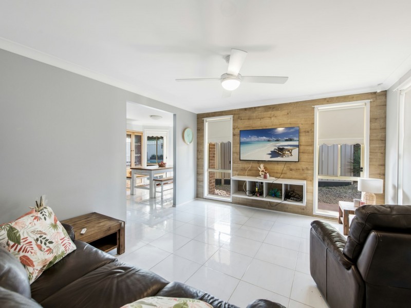 2 Flame Tree Close, Hamlyn Terrace NSW 2259