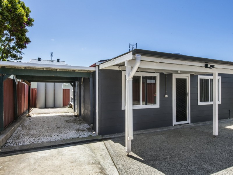 22a Campbell Parade, Mannering Park NSW 2259