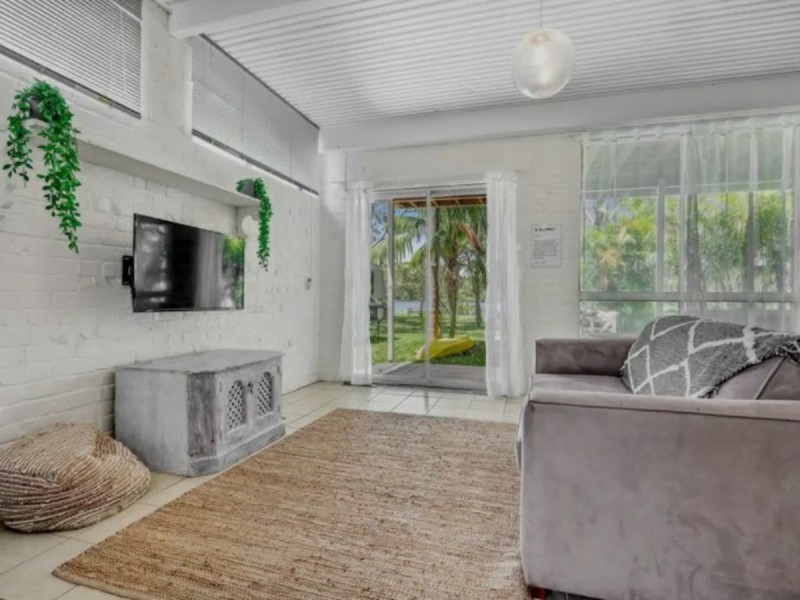 62 Lloyd Avenue, Chain Valley Bay NSW 2259