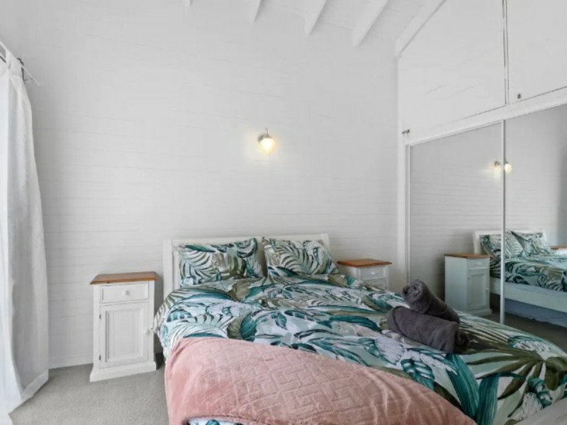 62 Lloyd Avenue, Chain Valley Bay NSW 2259