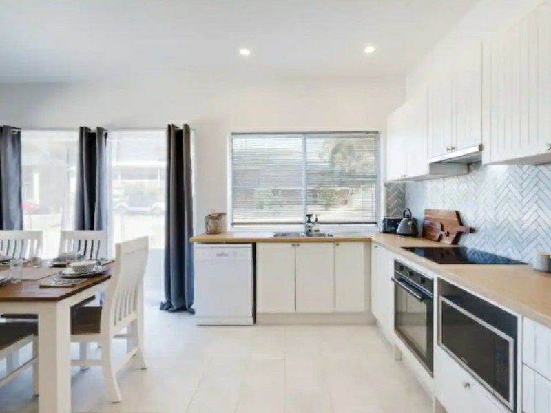 62A Lloyd Avenue, Chain Valley Bay NSW 2259