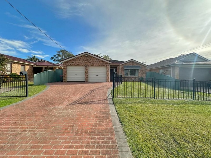 24 Delia Avenue, Budgewoi NSW 2262
