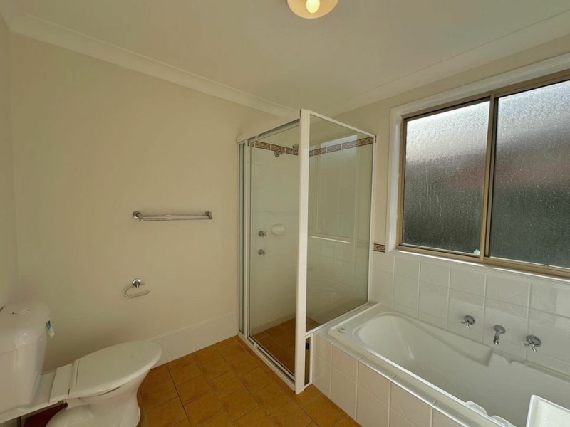 24 Delia Avenue, Budgewoi NSW 2262