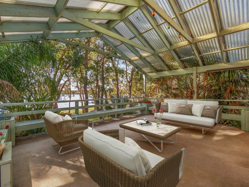 34 Lloyd Avenue, Chain Valley Bay NSW 2259