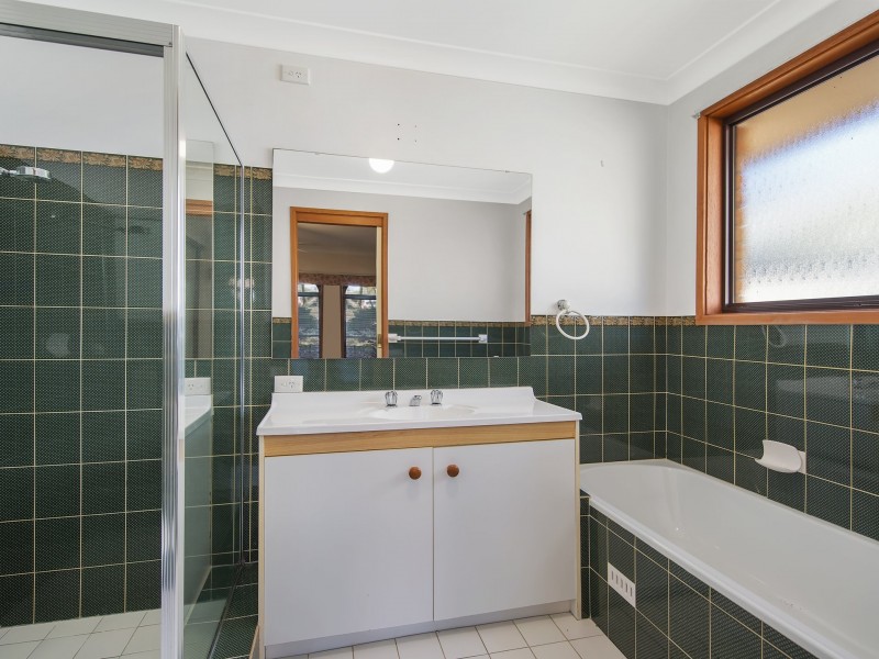 34 Lloyd Avenue, Chain Valley Bay NSW 2259