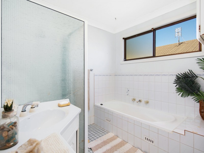 49 Mckellar Boulevard, Blue Haven NSW 2262