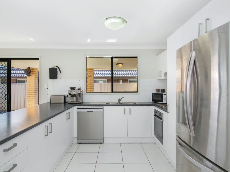 41 Summerland Road, Summerland Point NSW 2259