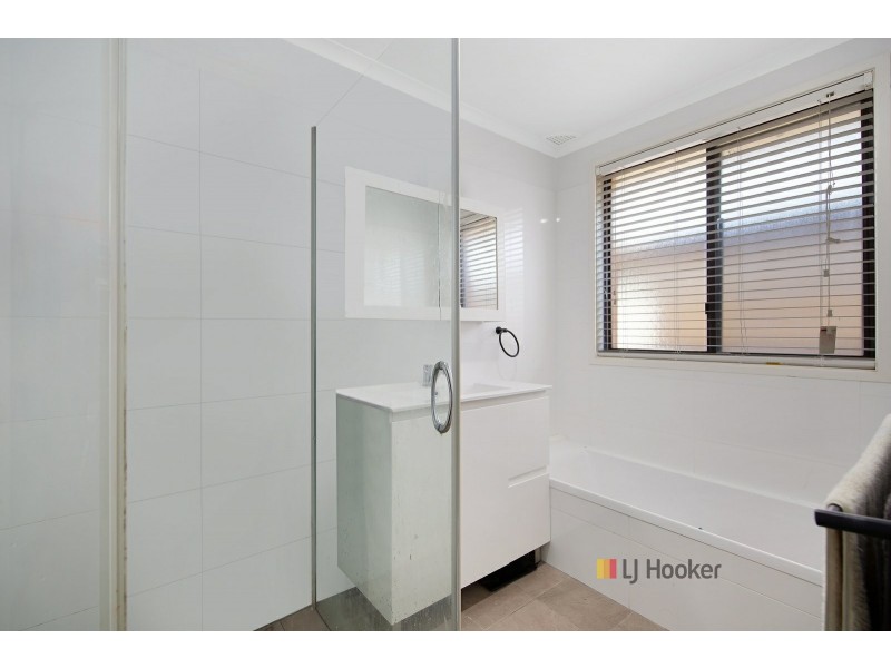 11 Ahina Avenue, Halekulani NSW 2262