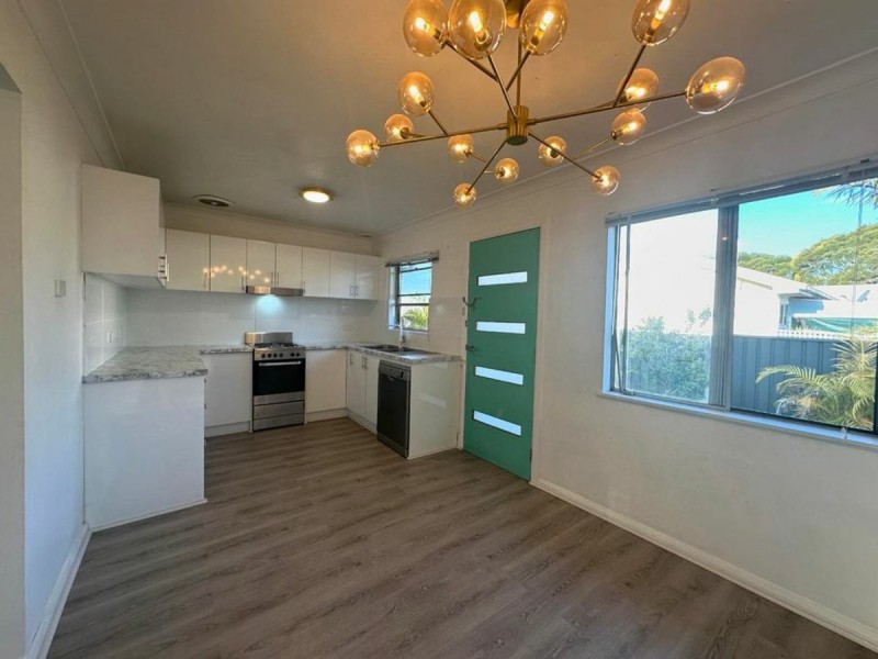 86 Manuka Parade, Gorokan NSW 2263