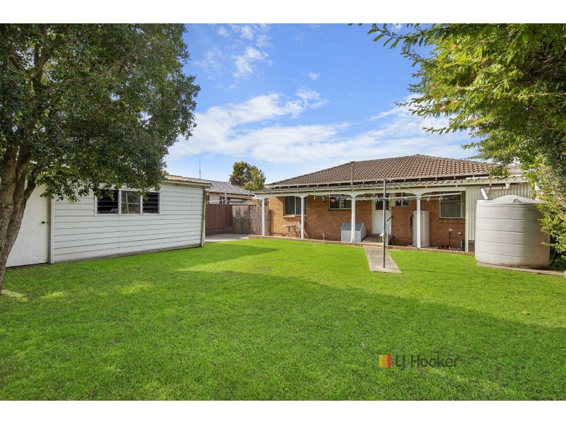 2 John Street, Gorokan NSW 2263