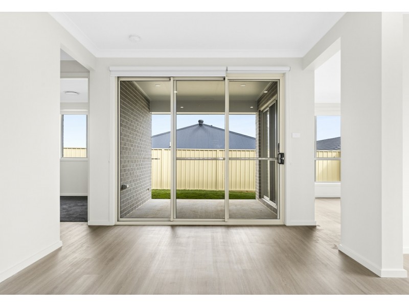 5 McEnery Close, Hamlyn Terrace NSW 2259