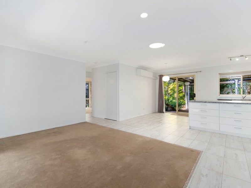 2/2 Dale Avenue, Chain Valley Bay NSW 2259