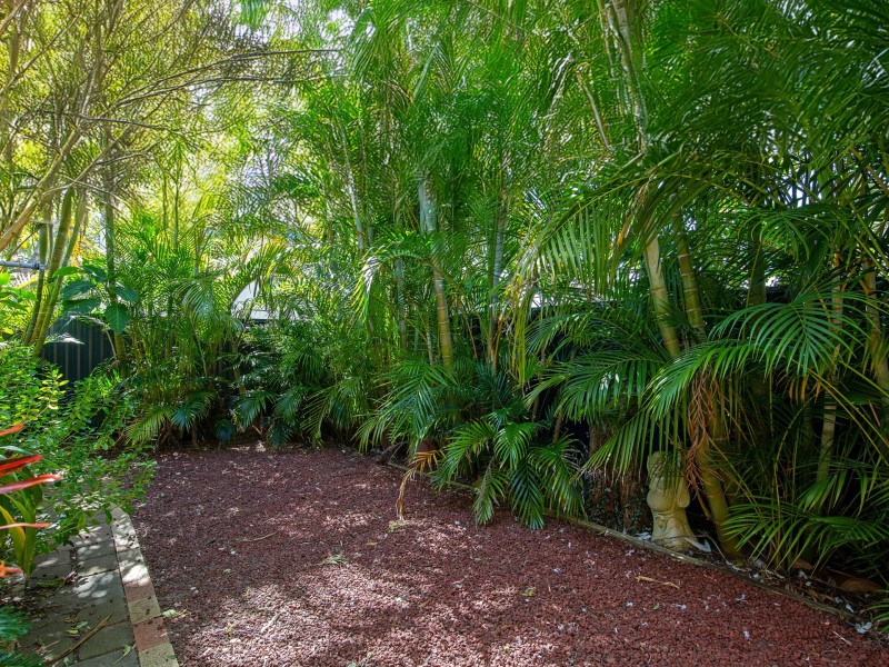 2/2 Dale Avenue, Chain Valley Bay NSW 2259