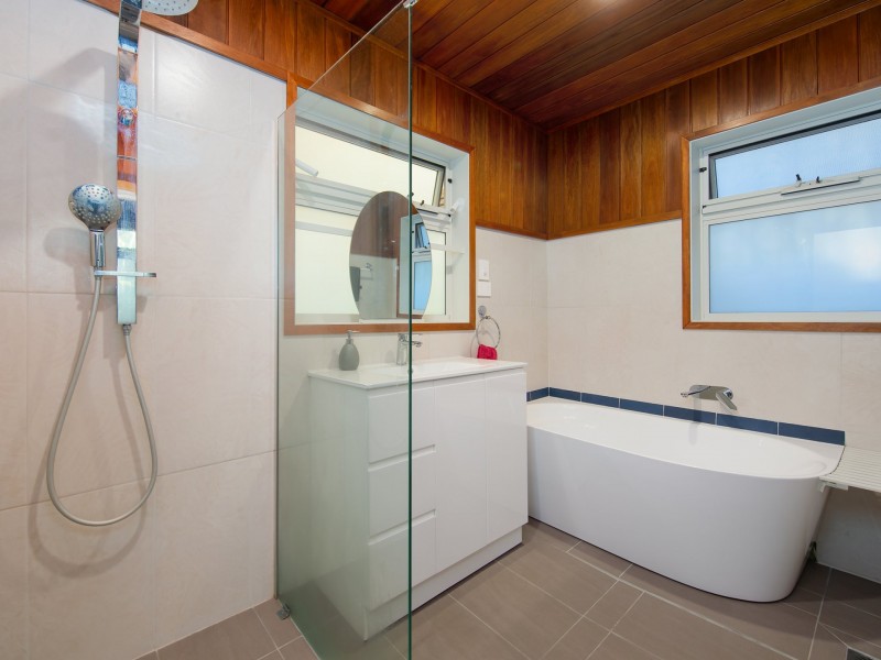 11 Lauren Avenue, Lake Munmorah NSW 2259