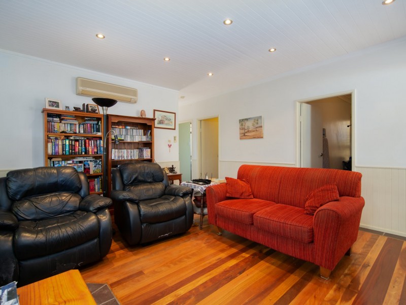 11 Lauren Avenue, Lake Munmorah NSW 2259