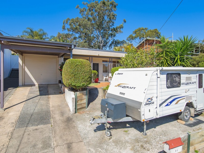 11 Lauren Avenue, Lake Munmorah NSW 2259