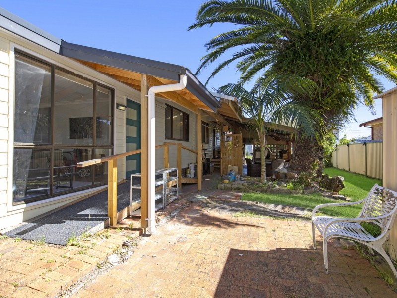 16 Allambee Crescent, Blue Haven NSW 2262