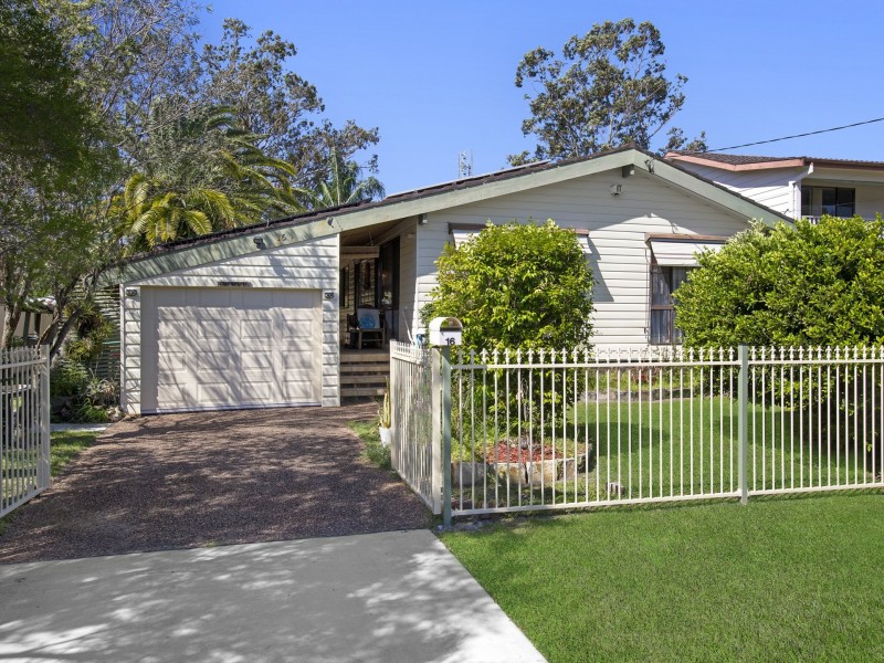 16 Allambee Crescent, Blue Haven NSW 2262