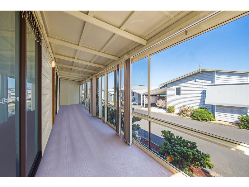 104/25 Mulloway Road, Chain Valley Bay NSW 2259