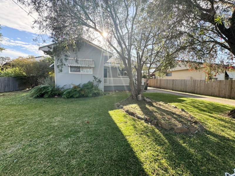 6 Delia Avenue, Budgewoi NSW 2262