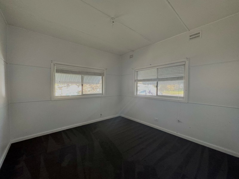 6 Delia Avenue, Budgewoi NSW 2262