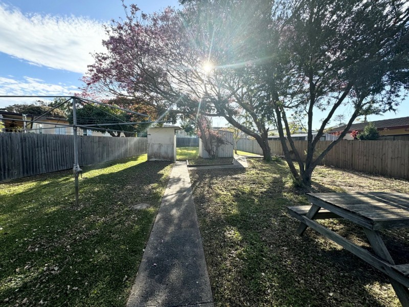 6 Delia Avenue, Budgewoi NSW 2262