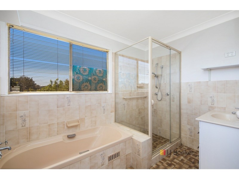 21 Woodlawn Drive, Budgewoi NSW 2262