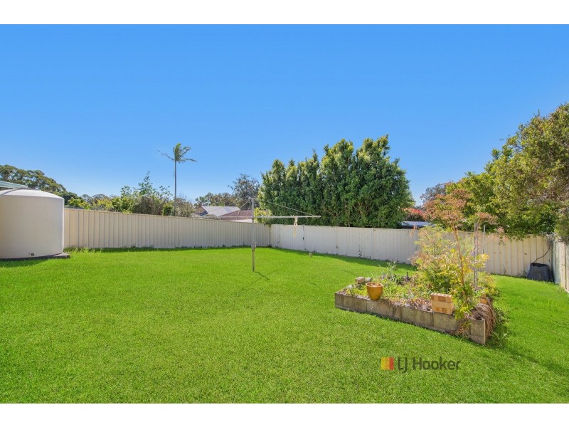 21 Woodlawn Drive, Budgewoi NSW 2262