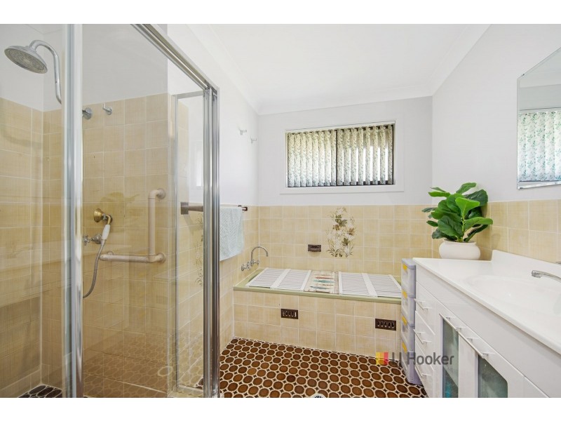 6 Jacqueline Avenue, Gorokan NSW 2263