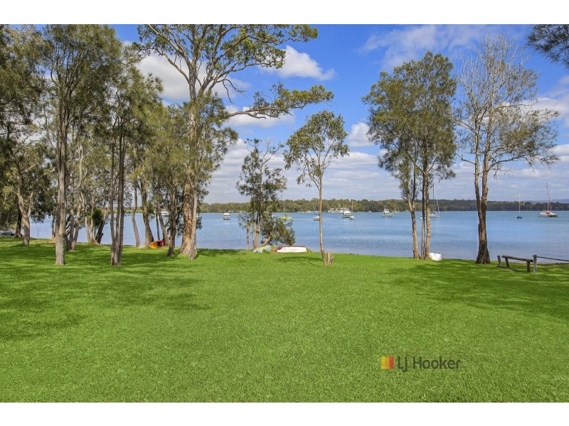 55 Vales Road, Mannering Park NSW 2259